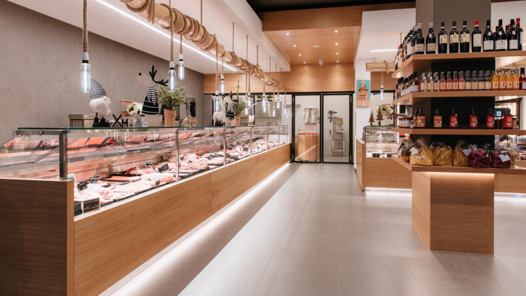 kreatagora_kreopwleio_delicatessen_meatshop_mpimpasi_ioannina_ipiros_case_study_sofkos_inoxcon_naousa_03